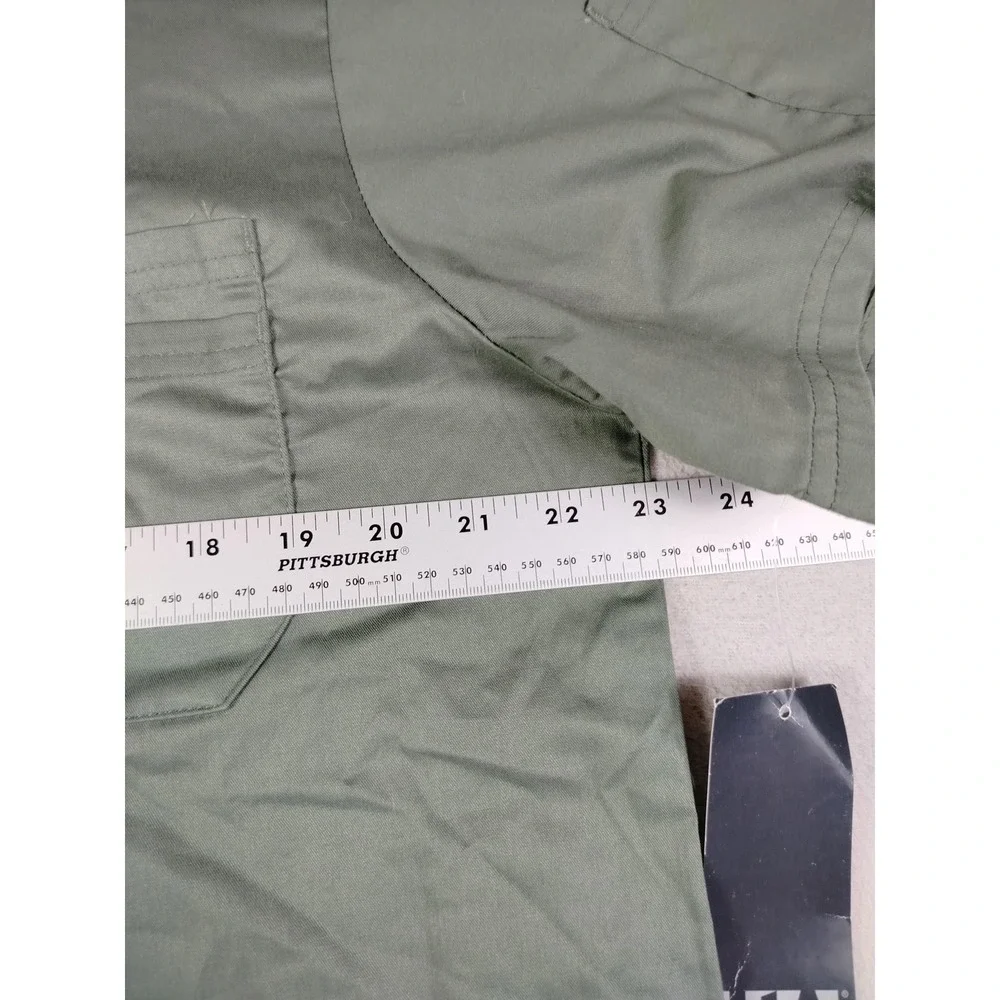 UA Butter-Soft Scrub Top Mens Medium Green V Neck Texas Health Hospital Nurse ER